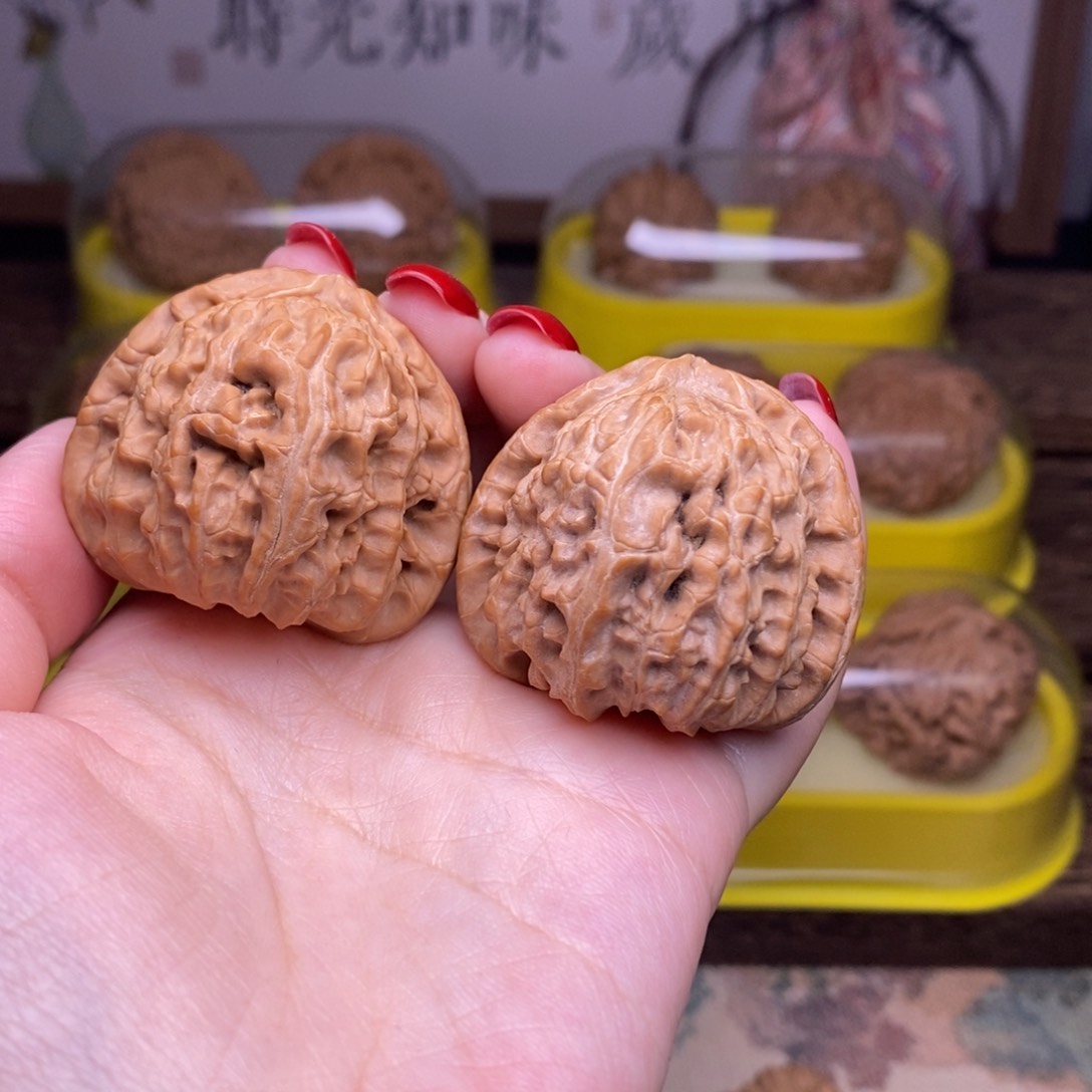 文玩核桃把件‼️全品40尺三角白狮子头A307