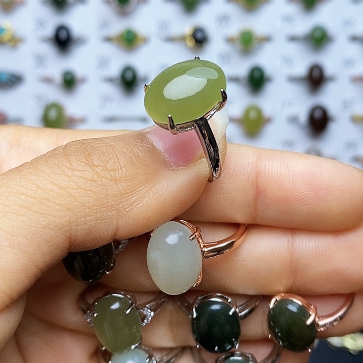 和田玉（糖玉）戒指未镶嵌