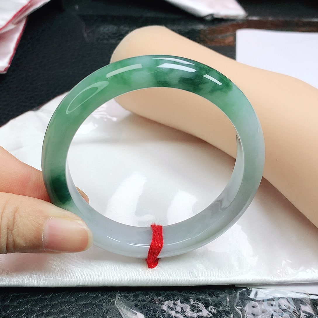 翡翠手镯未镶嵌正5758