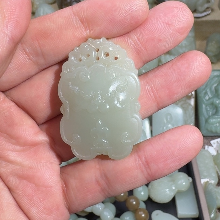 和田玉颈饰未镶嵌