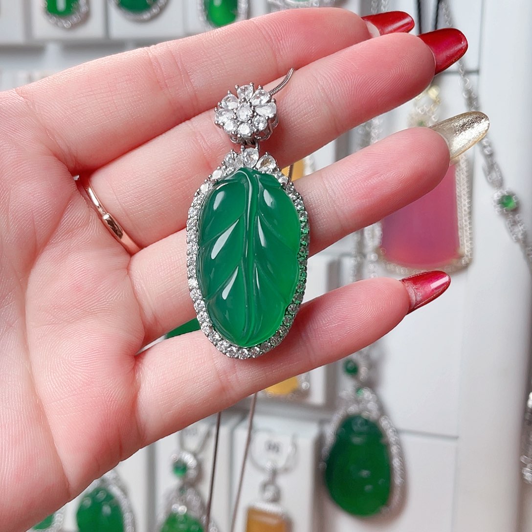 玛瑙/玉髓吊坠(赠链)未镶嵌