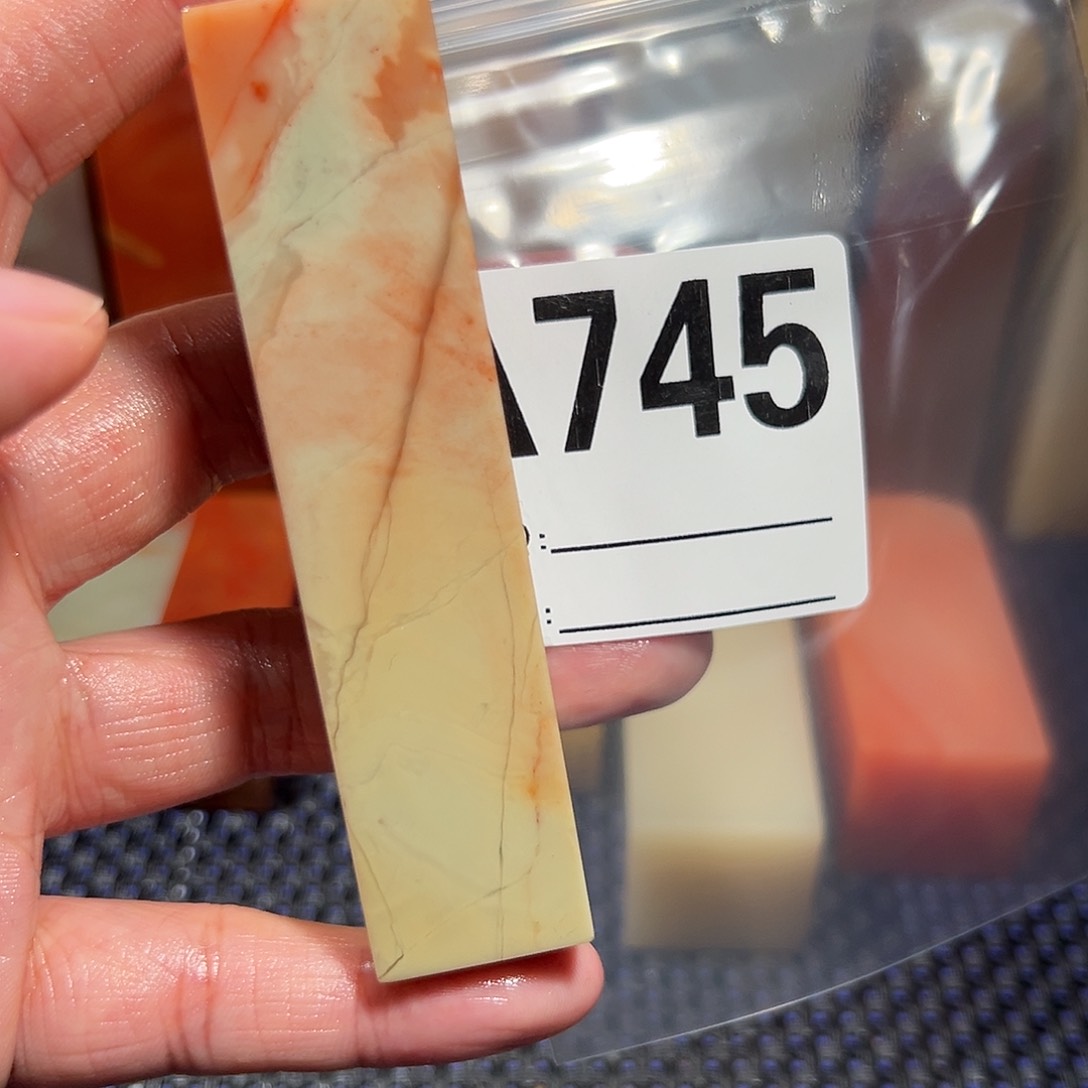 【闪购商品】寿山石印石一****落老挝石