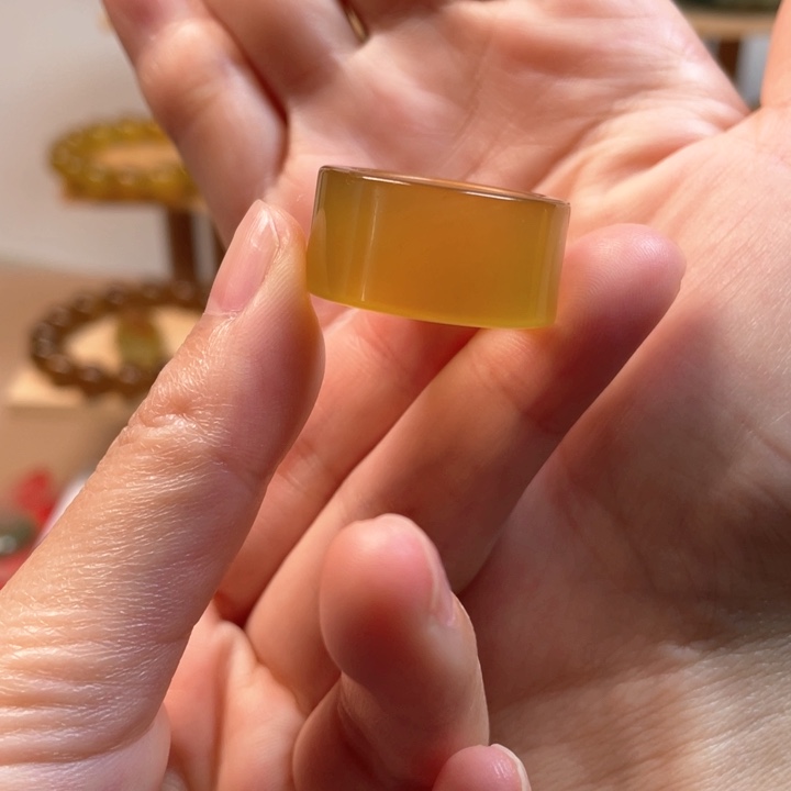 未镶嵌蛇纹石玉戒指