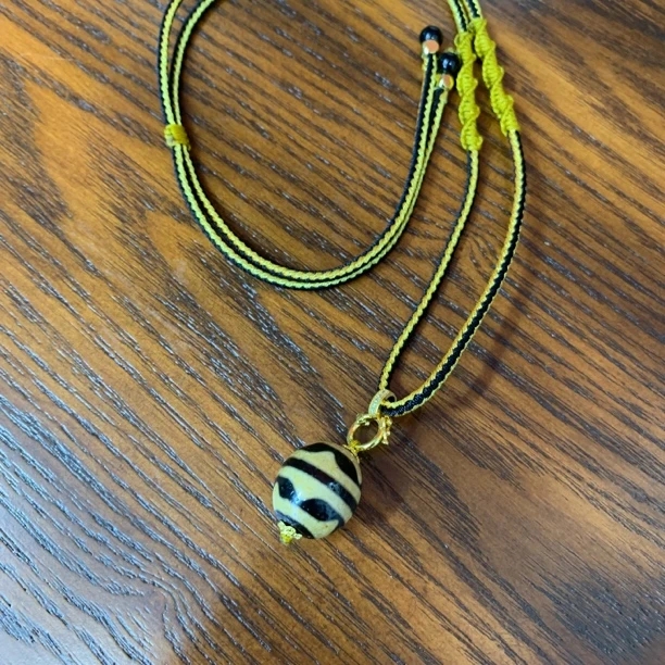 精品牙黄玛瑙牙牙吊坠达洛锁骨链藏风项链毛衣链