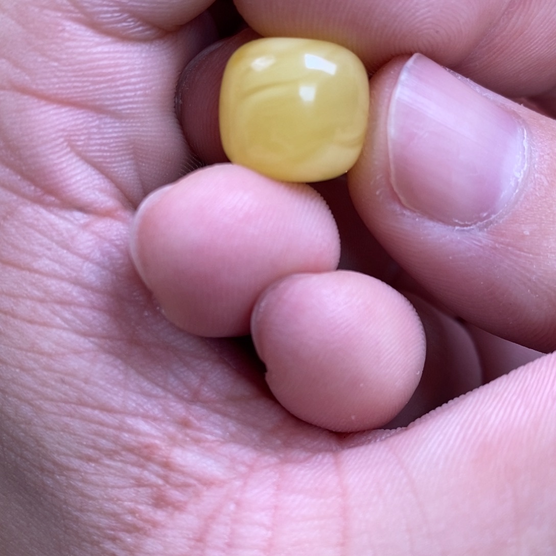 宁***蜜蜡未镶嵌裸石配饰