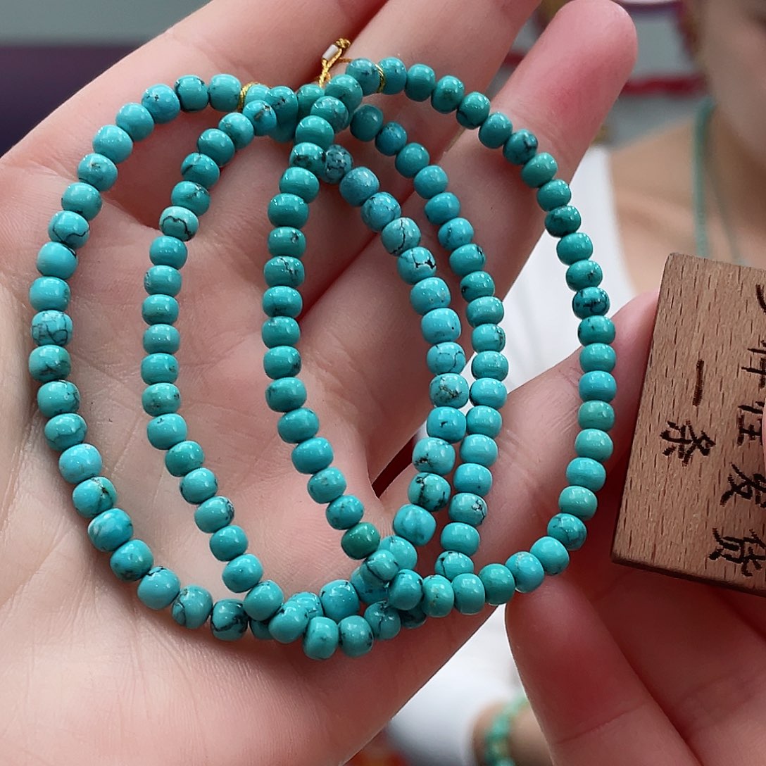 绿松石颈饰未镶嵌