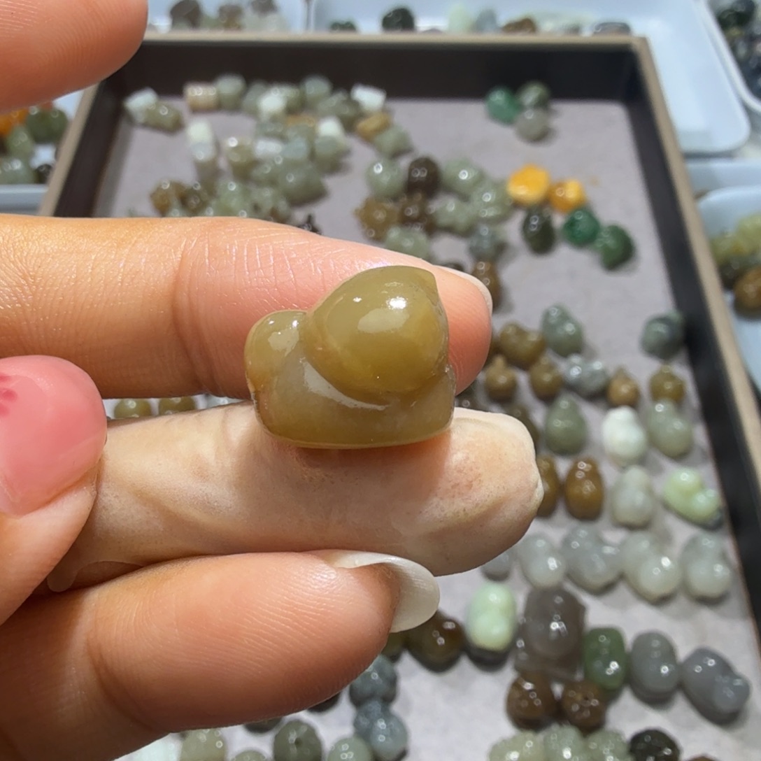 和田玉未镶嵌珠宝奇石