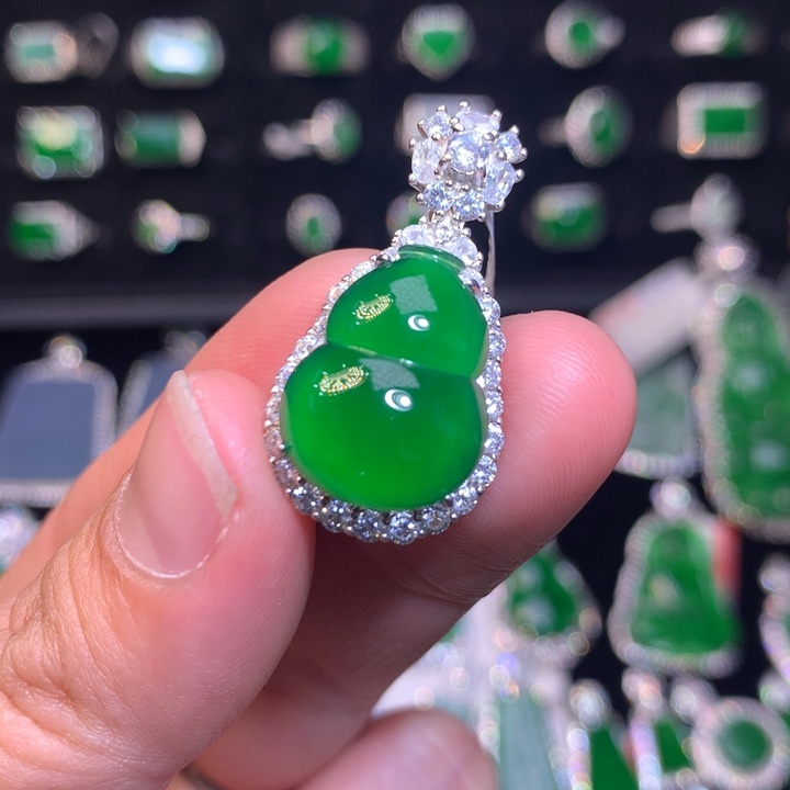 【闪购商品】翡翠颈饰银S925镶嵌天然翡翠