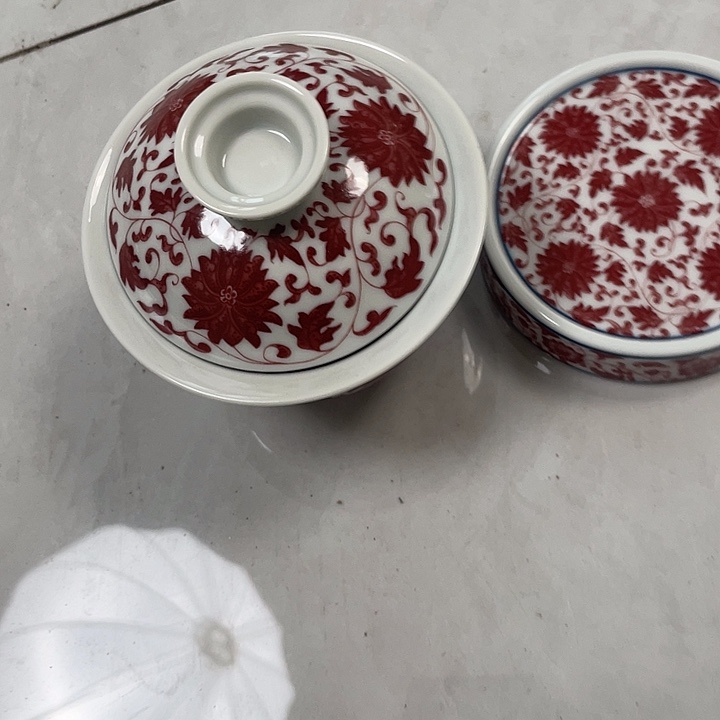 瓷片景德镇釉里红缠枝莲元宝盖碗