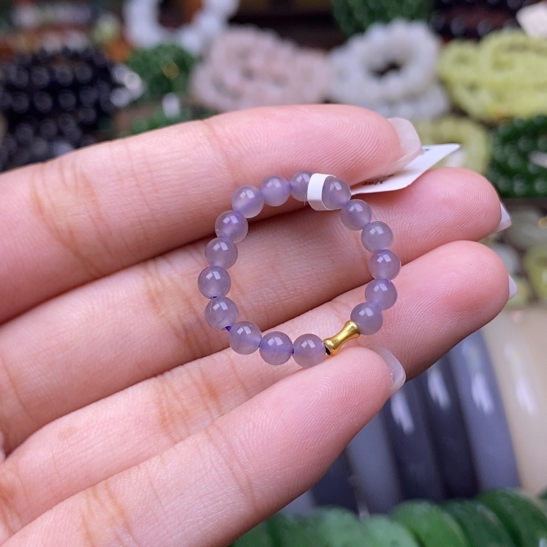 和田玉未镶嵌颈饰烟紫戒指