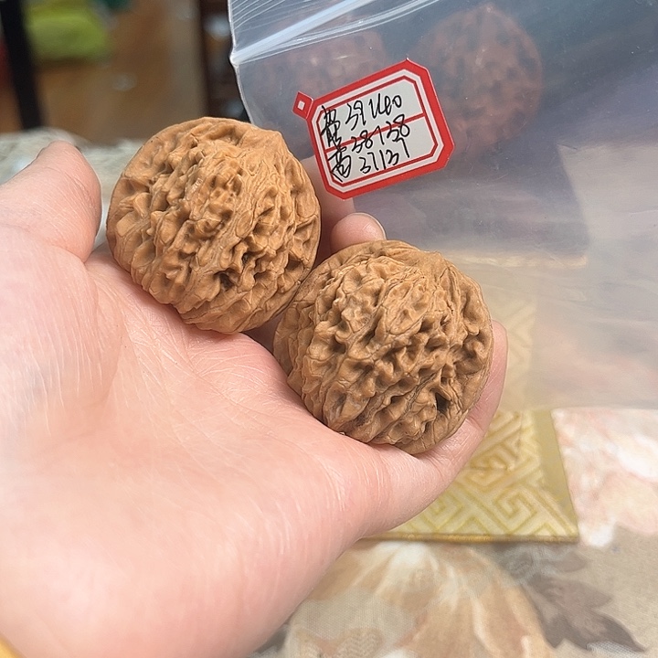 文玩核桃把件老楼