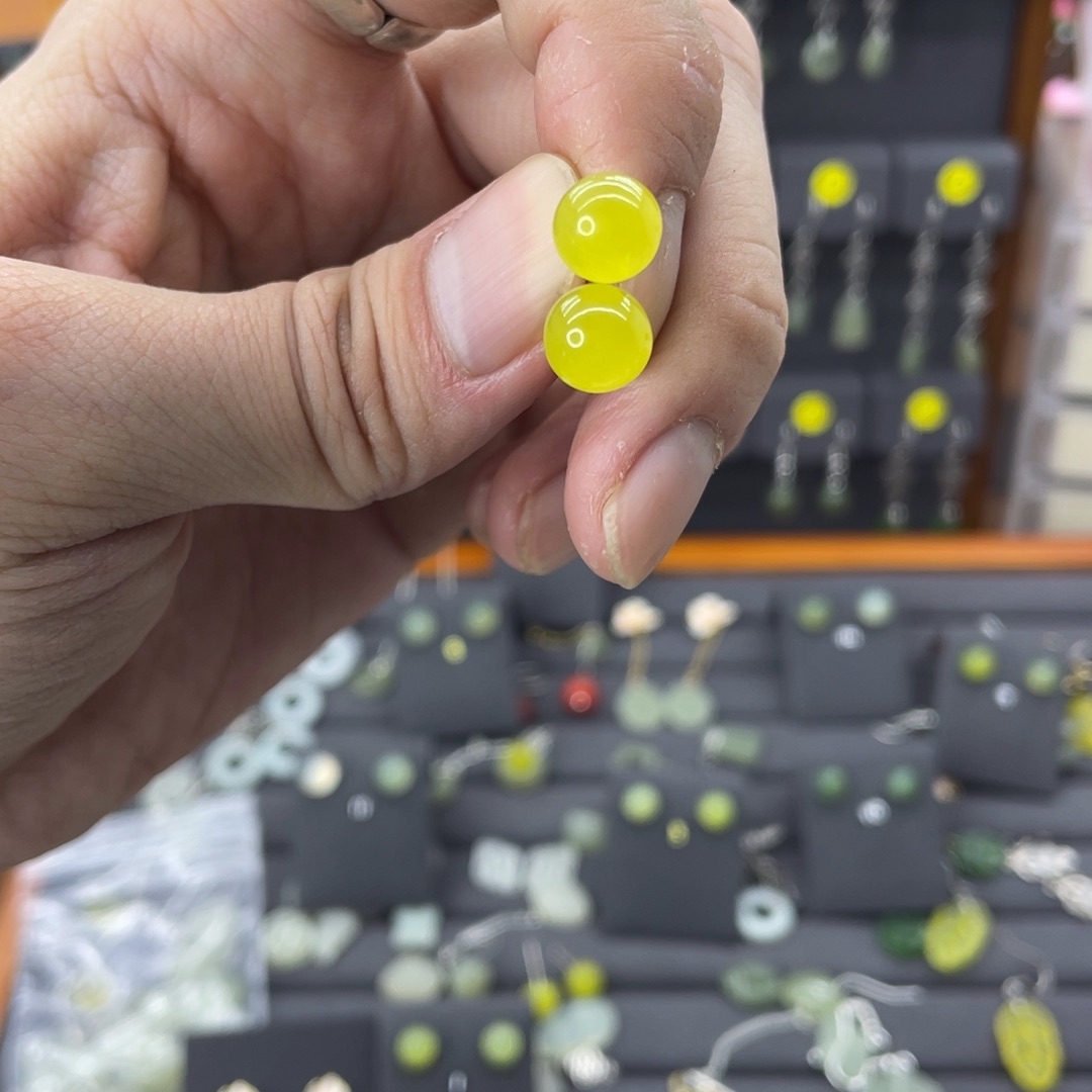 蛇纹石玉耳钉银S925镶嵌