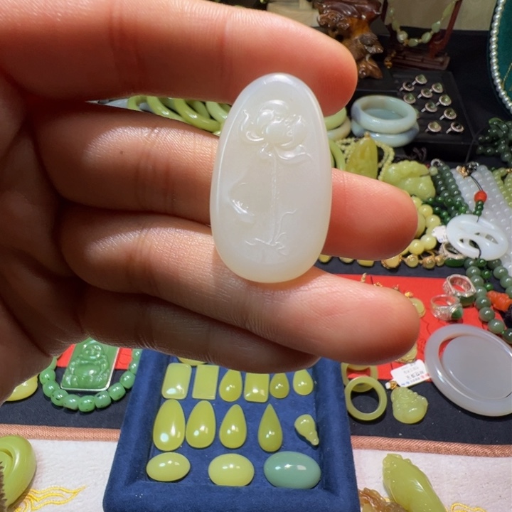 和田玉（白玉）颈饰未镶嵌6.7克米达吊坠