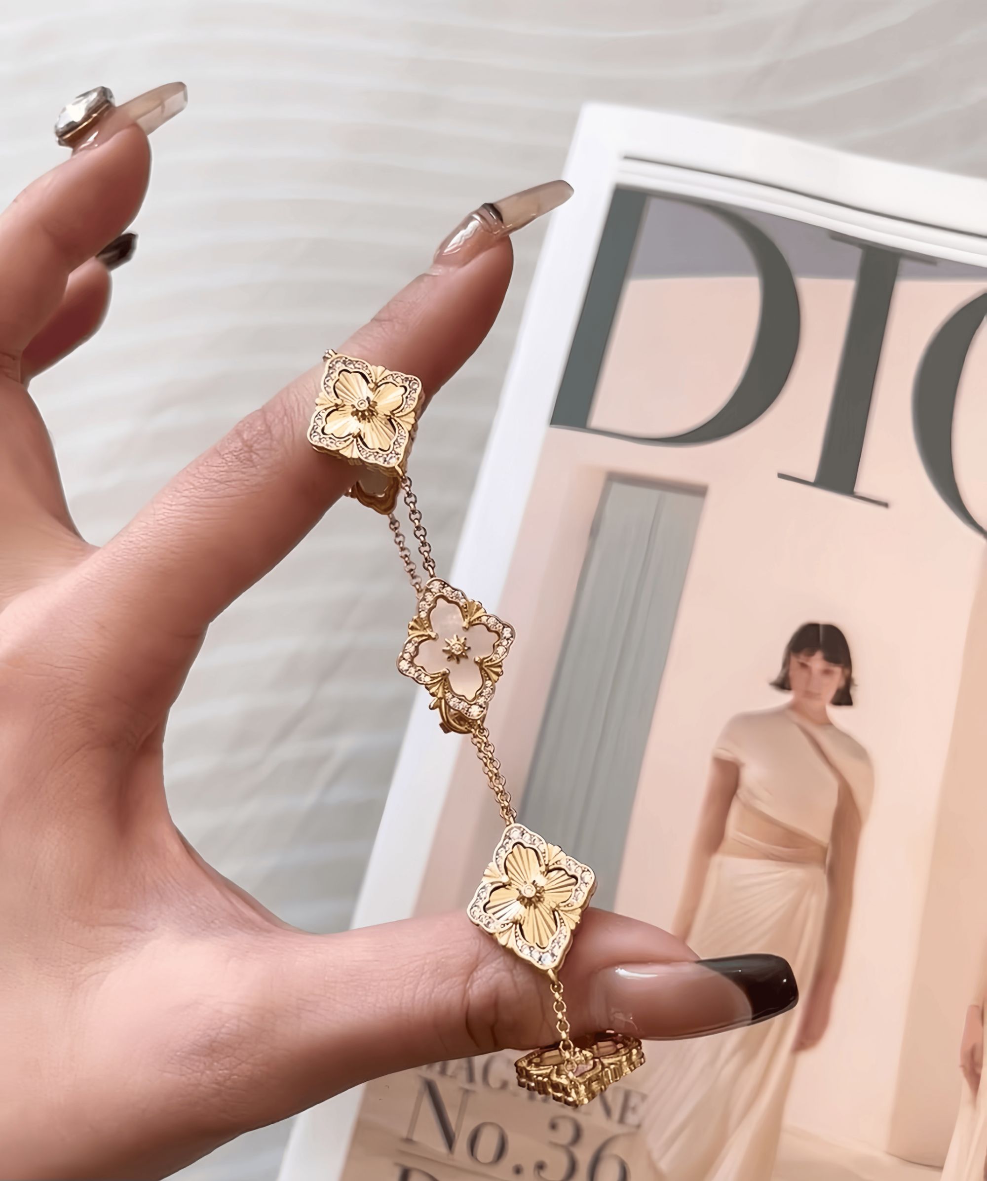 合金合成锆石手链 设计款经典气质百搭印花款