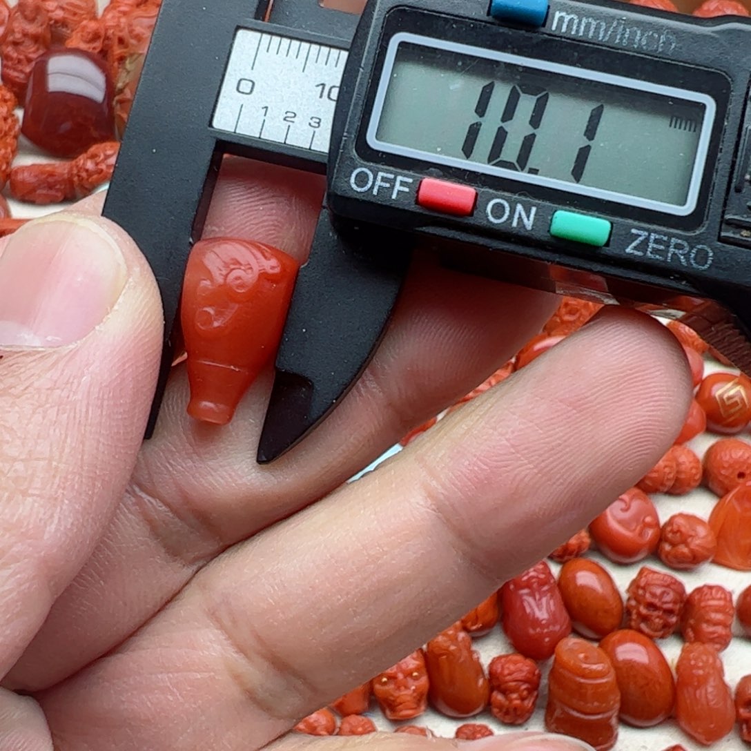 南红玛瑙配饰未镶嵌