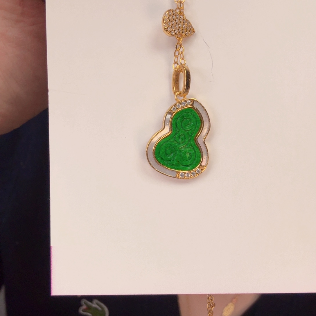 翡翠颈饰未镶嵌一套