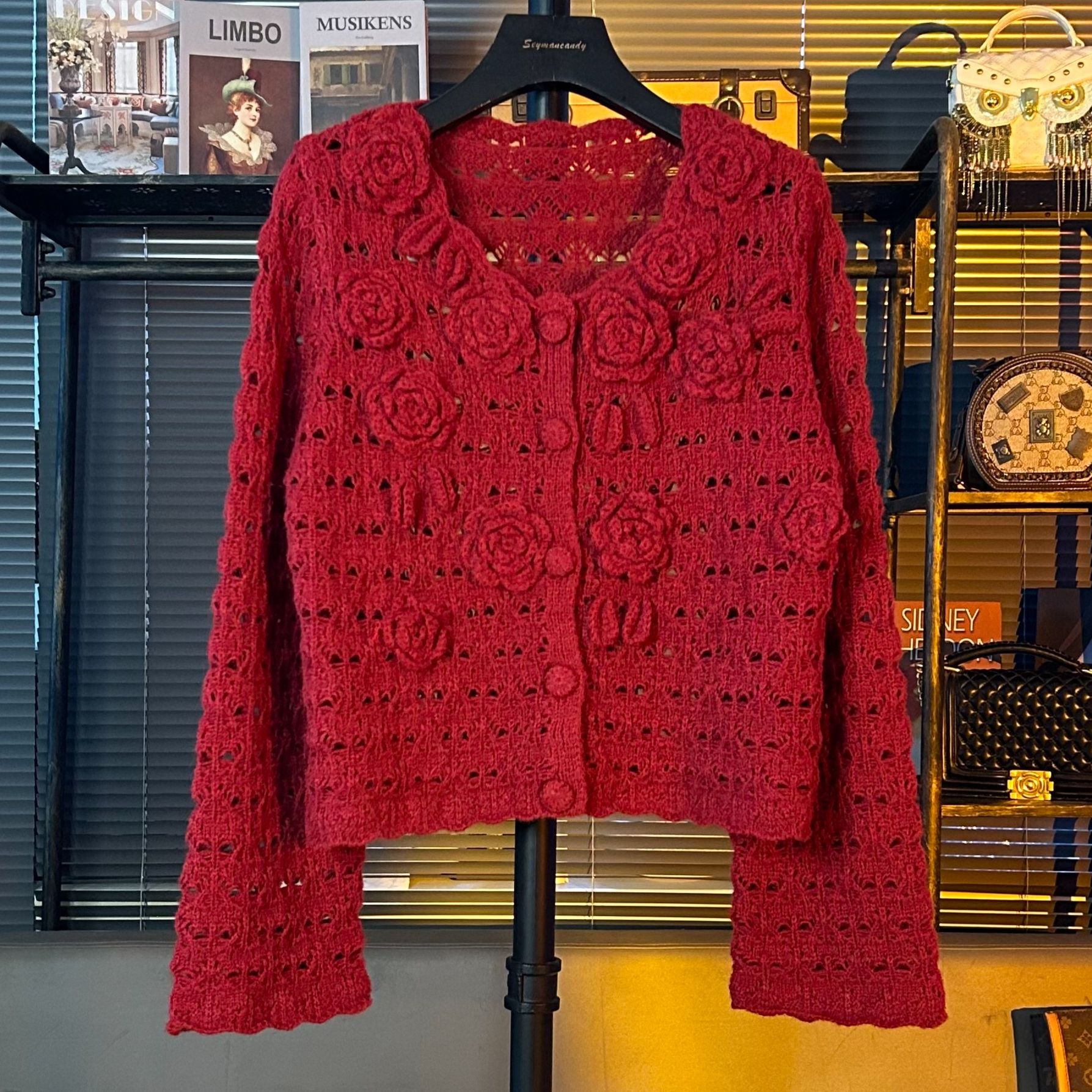 山茶花手工编织短款红色毛衣开衫女2025冬季新款短款镂空针织外套