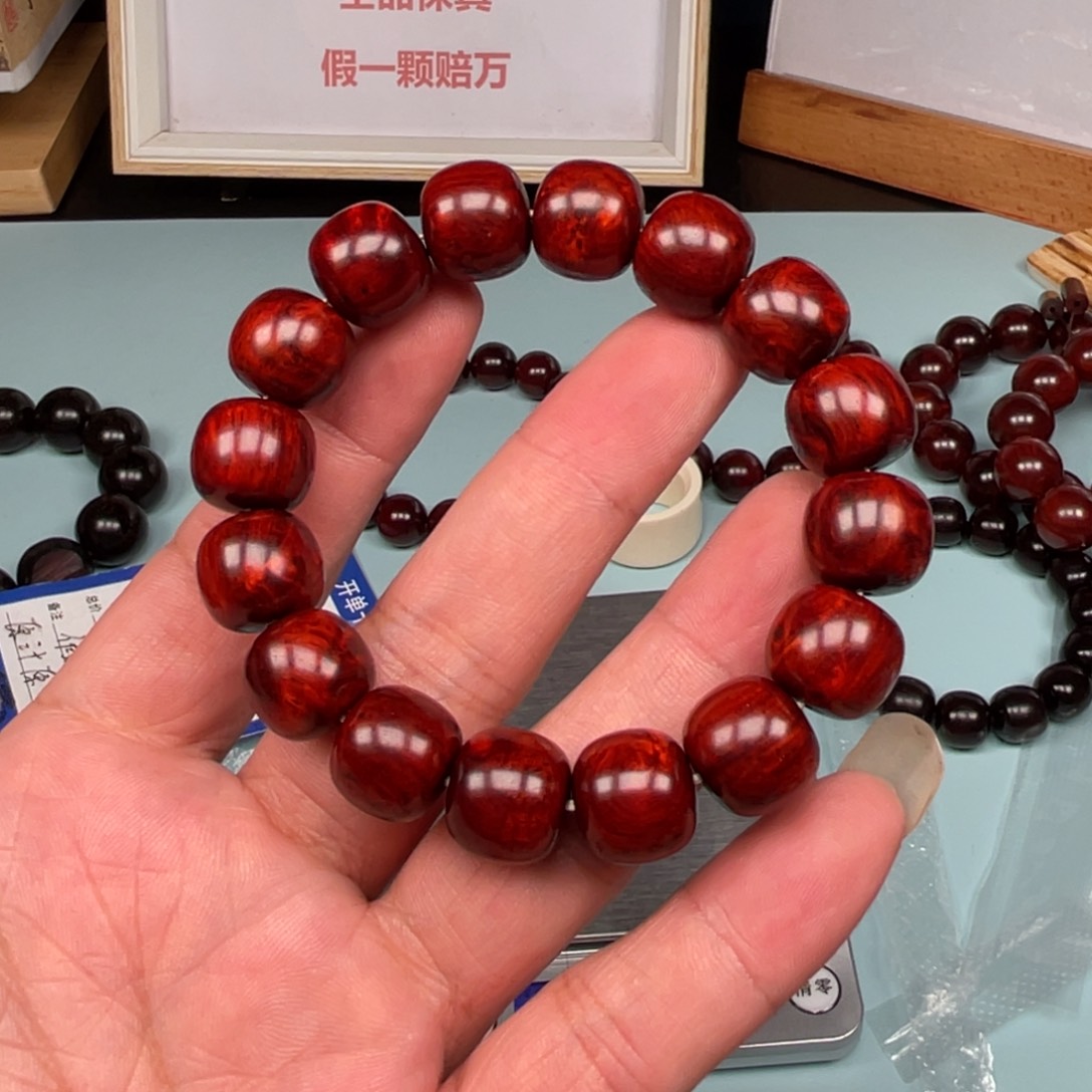 檀香紫檀（小叶紫檀）只****腿【原汁原味】13*14龙胆纹