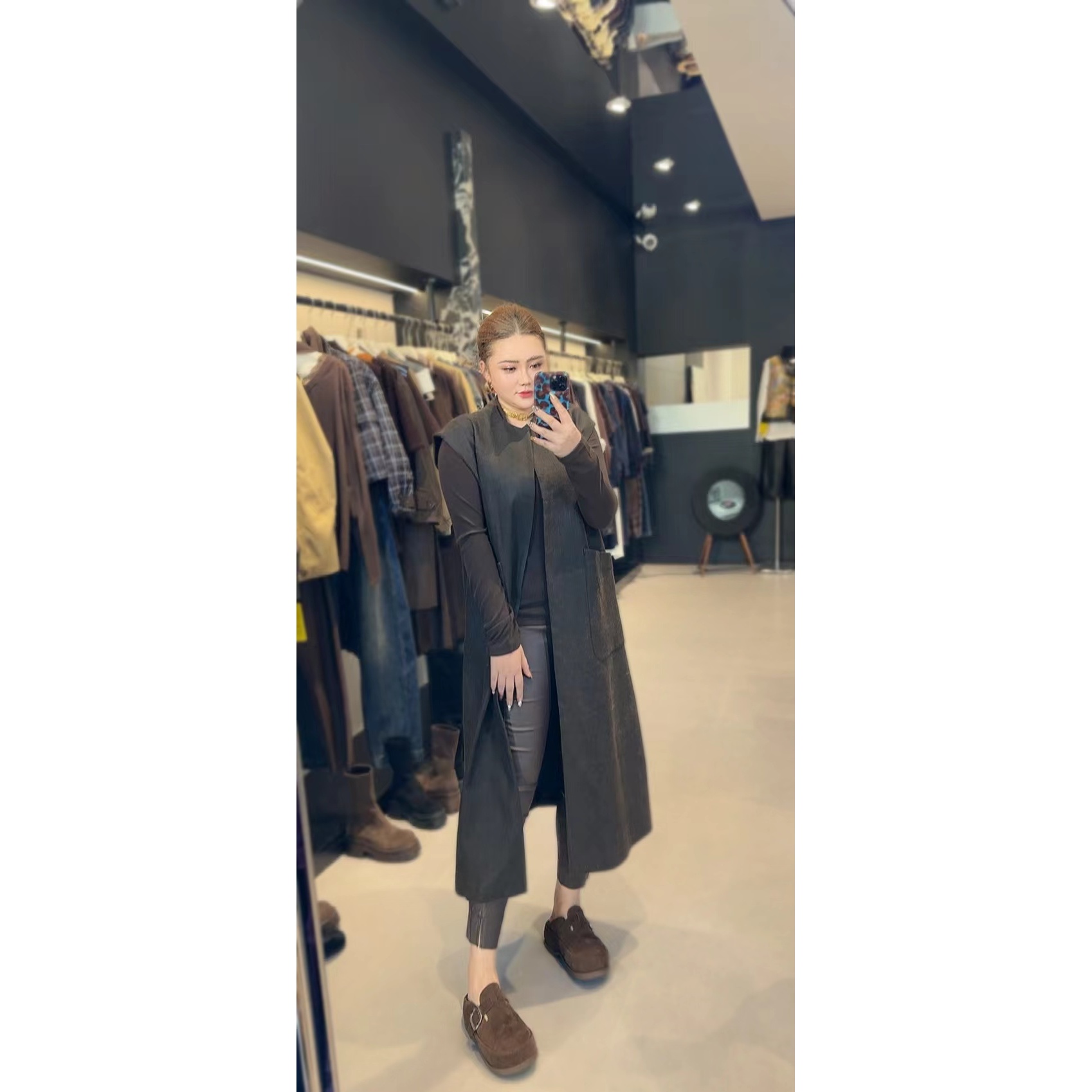 168欧韩集合店| 简约大气长款马甲，叠穿单穿都很绝03895