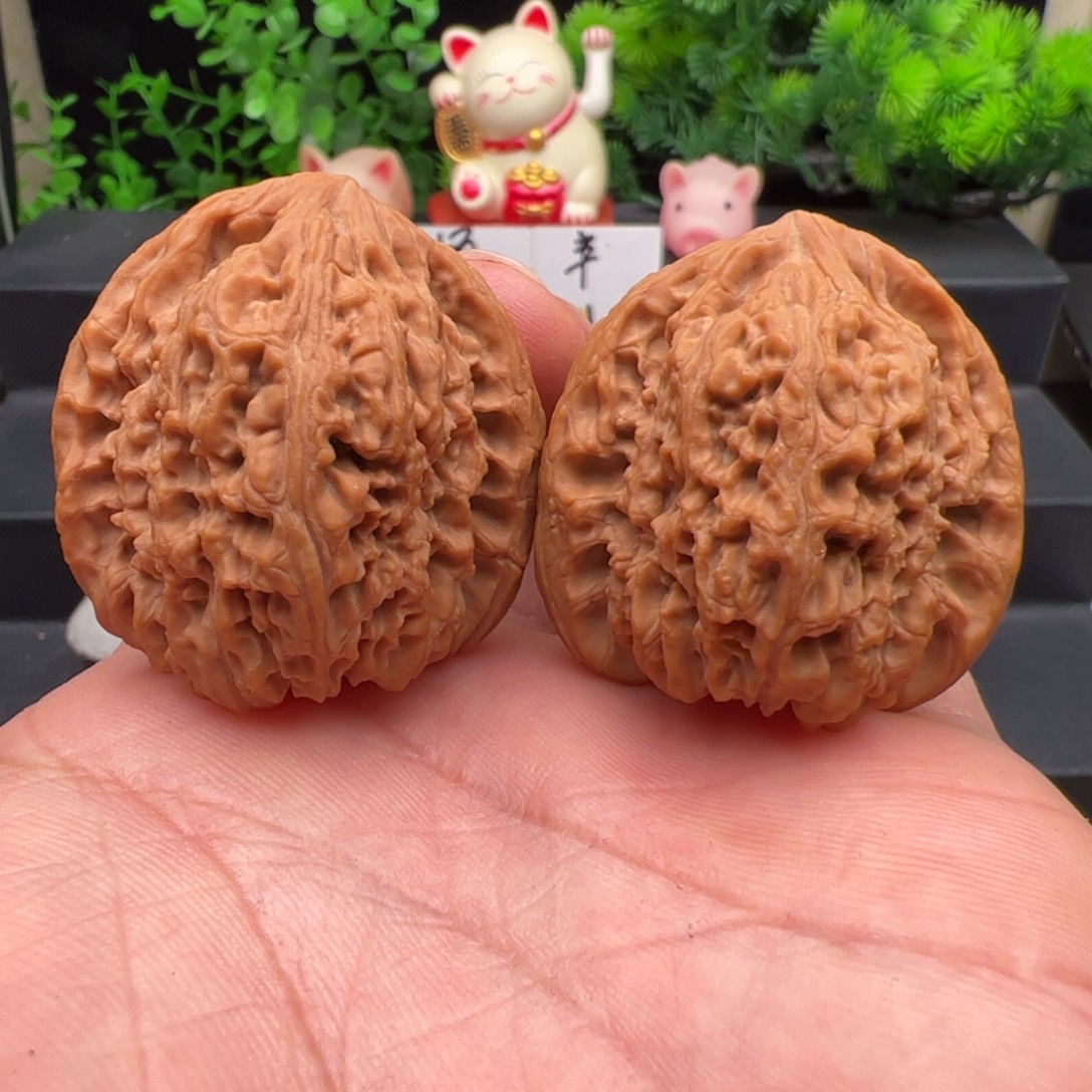 把件文玩核桃玉化皮老款蚂蚁纹南疆石，尺寸38.5