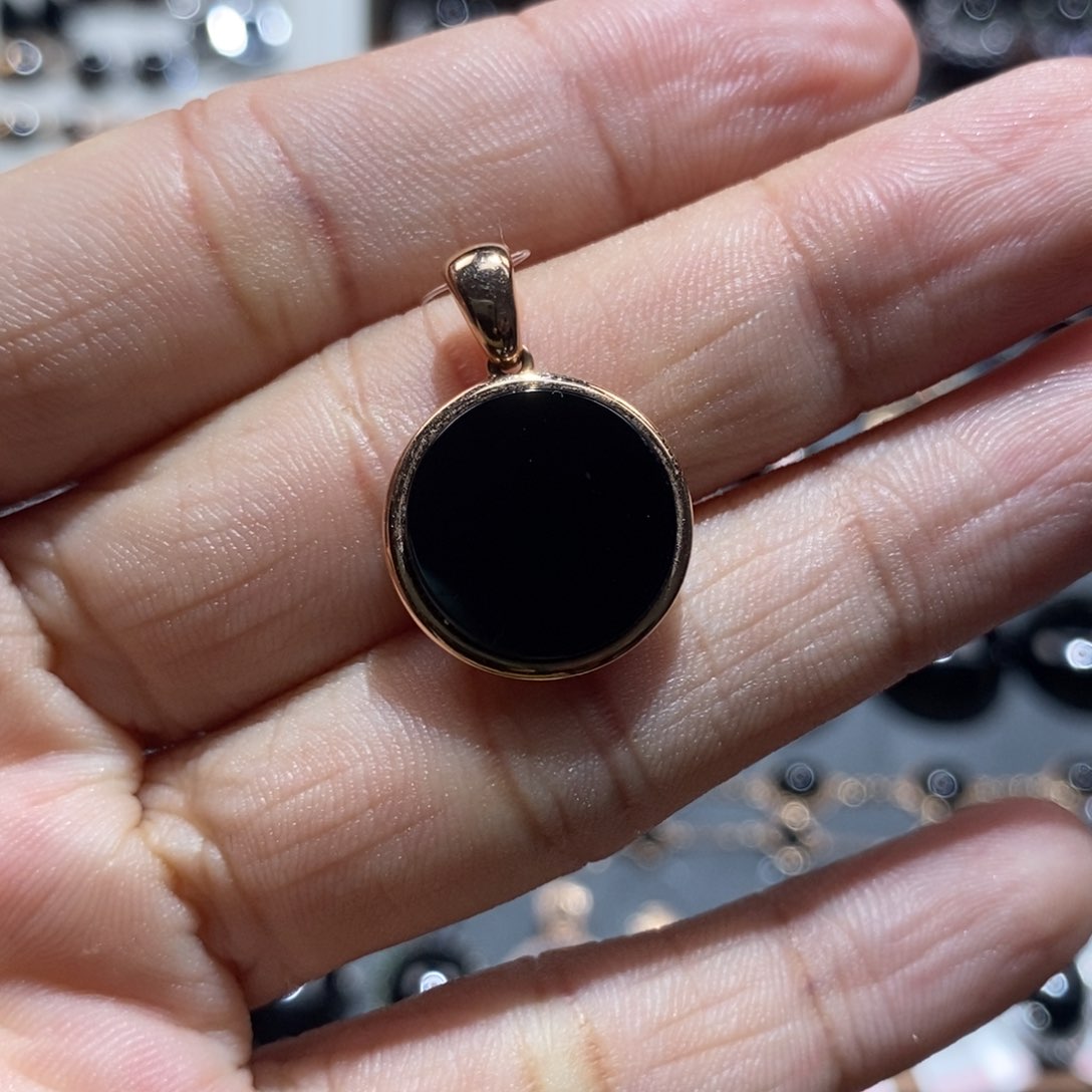 颈饰18K金镶嵌翡翠墨翠