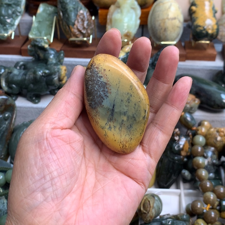 岫岩河磨玉（透闪石质玉）手把件未镶嵌变*