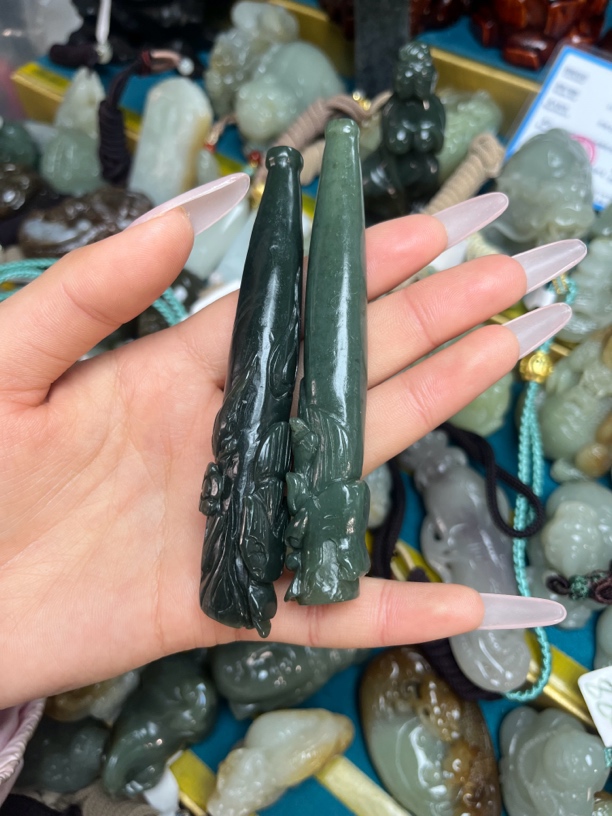 和田玉烟嘴（发其一）