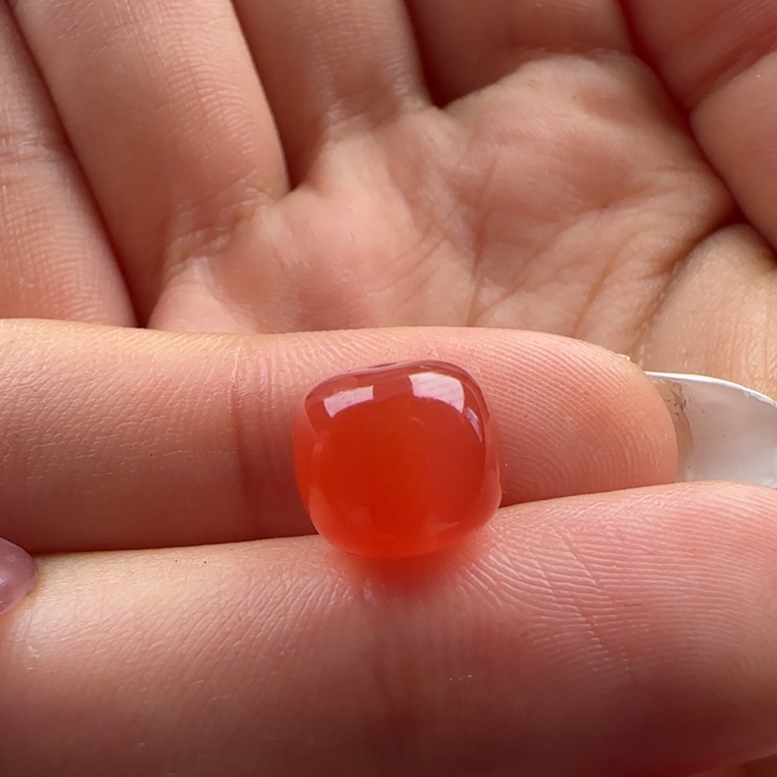 傲***云南红玛瑙未镶嵌老型10*8.8