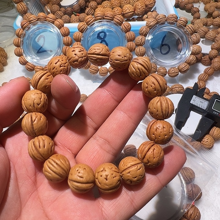 阿***锋手串制作过程制作