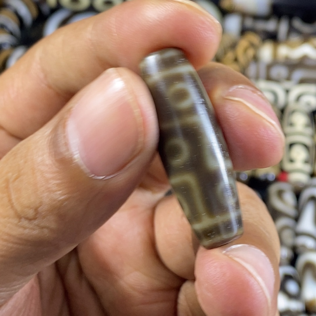 只买单纯的吊坠，没带链子，属的性质。