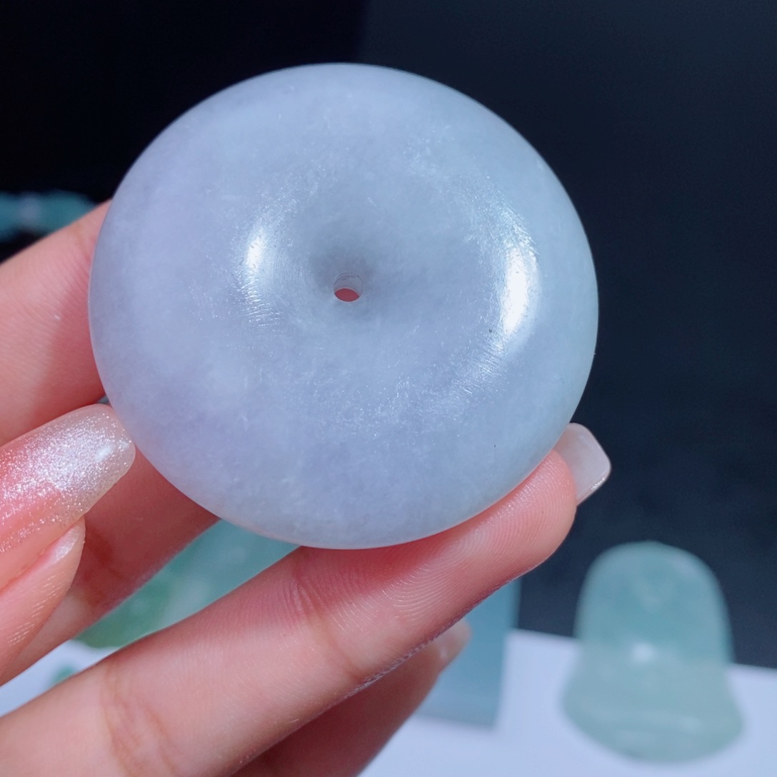 定制翡翠吊坠未镶嵌