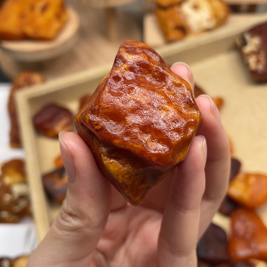 琥珀未镶嵌珠宝奇石