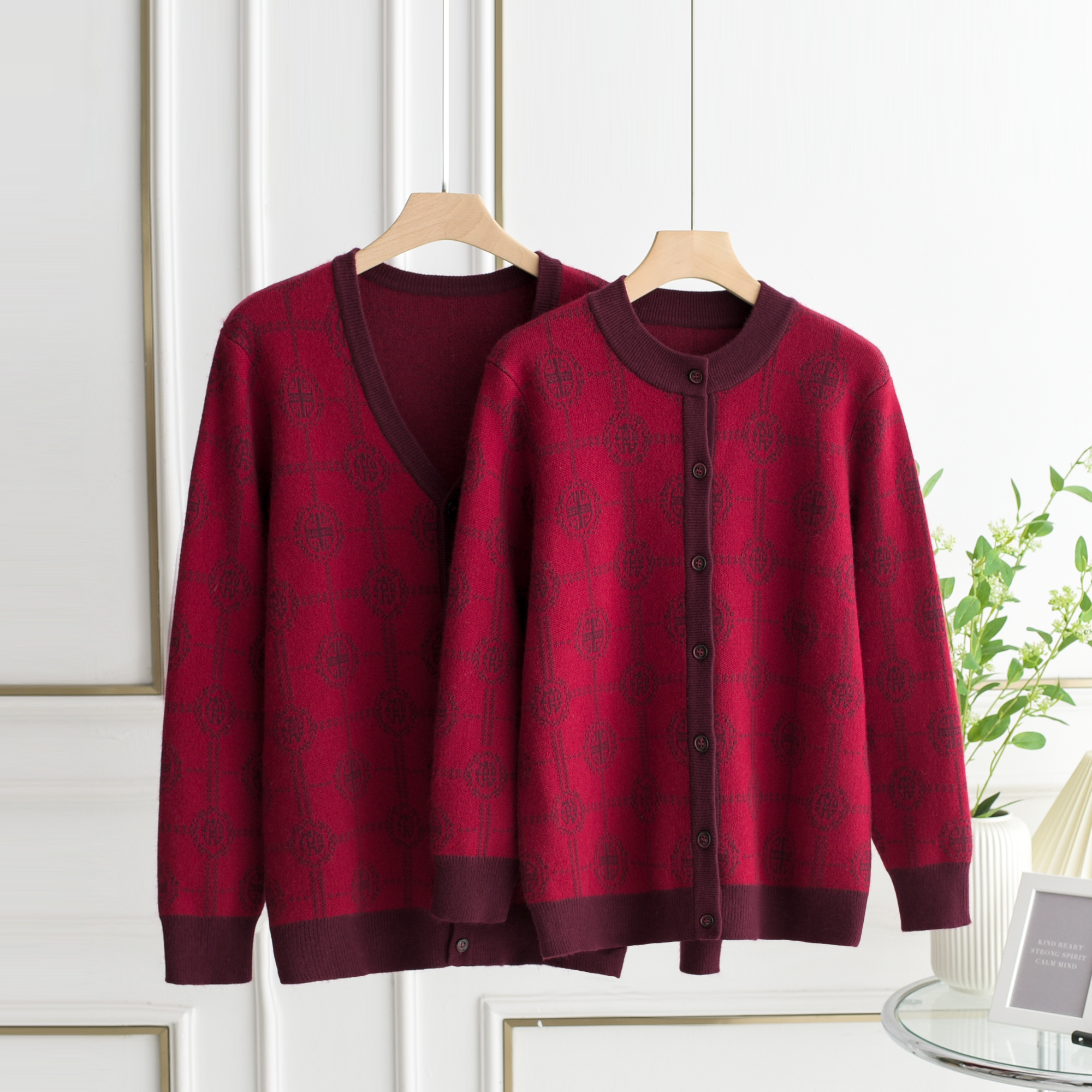 内蒙古冬季爸妈男女情侣加厚羊毛衫吉祥新年红色圆领大码毛衣开衫