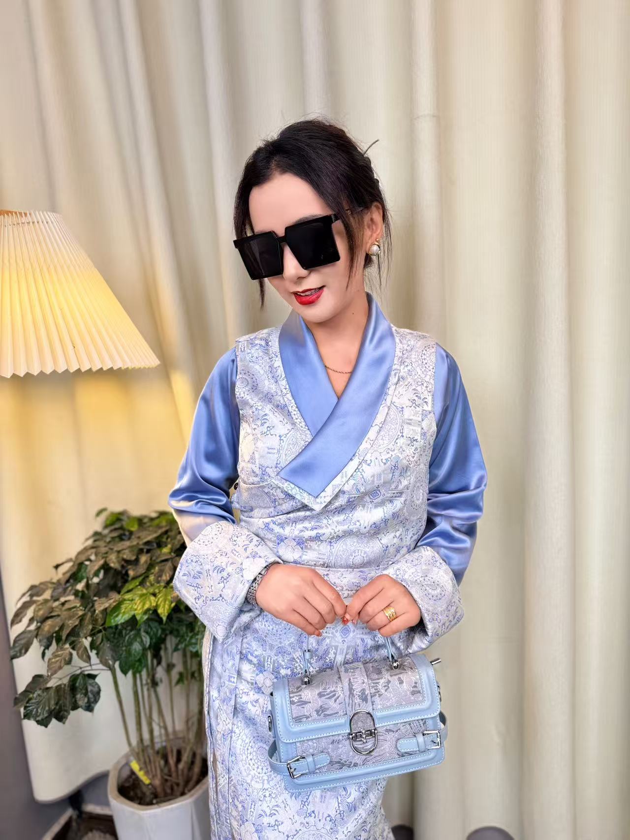 夏季舒适轻奢时尚百搭双领藏服博拉