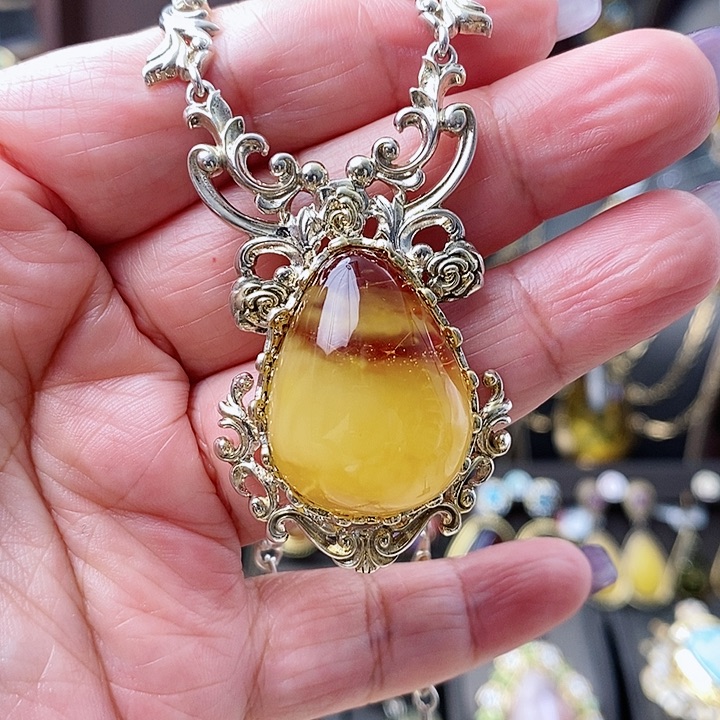 琥珀颈饰银S925镶嵌吊坠