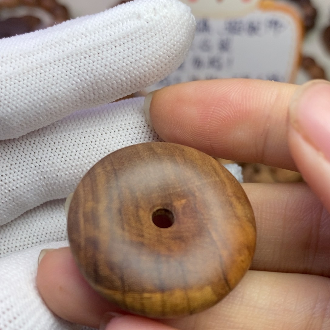 檀香木吊坠印度迈索尔老山檀3.0瑕疵平安扣