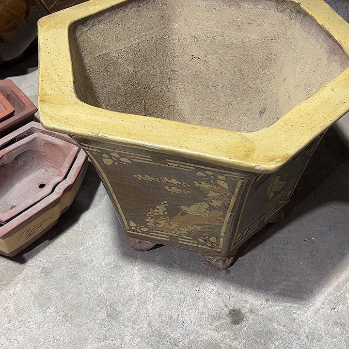 稍***等陶瓷材料，品相完好