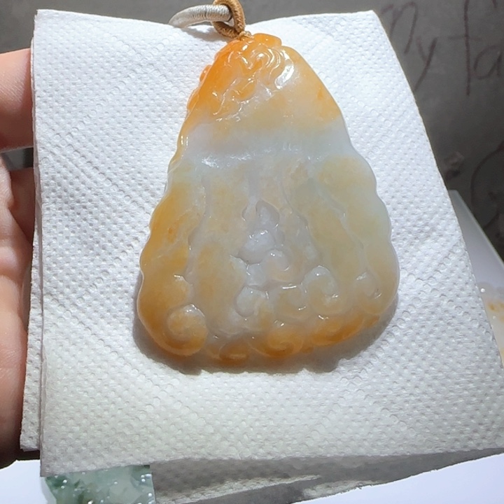 翡翠颈饰未镶嵌佛手瓜