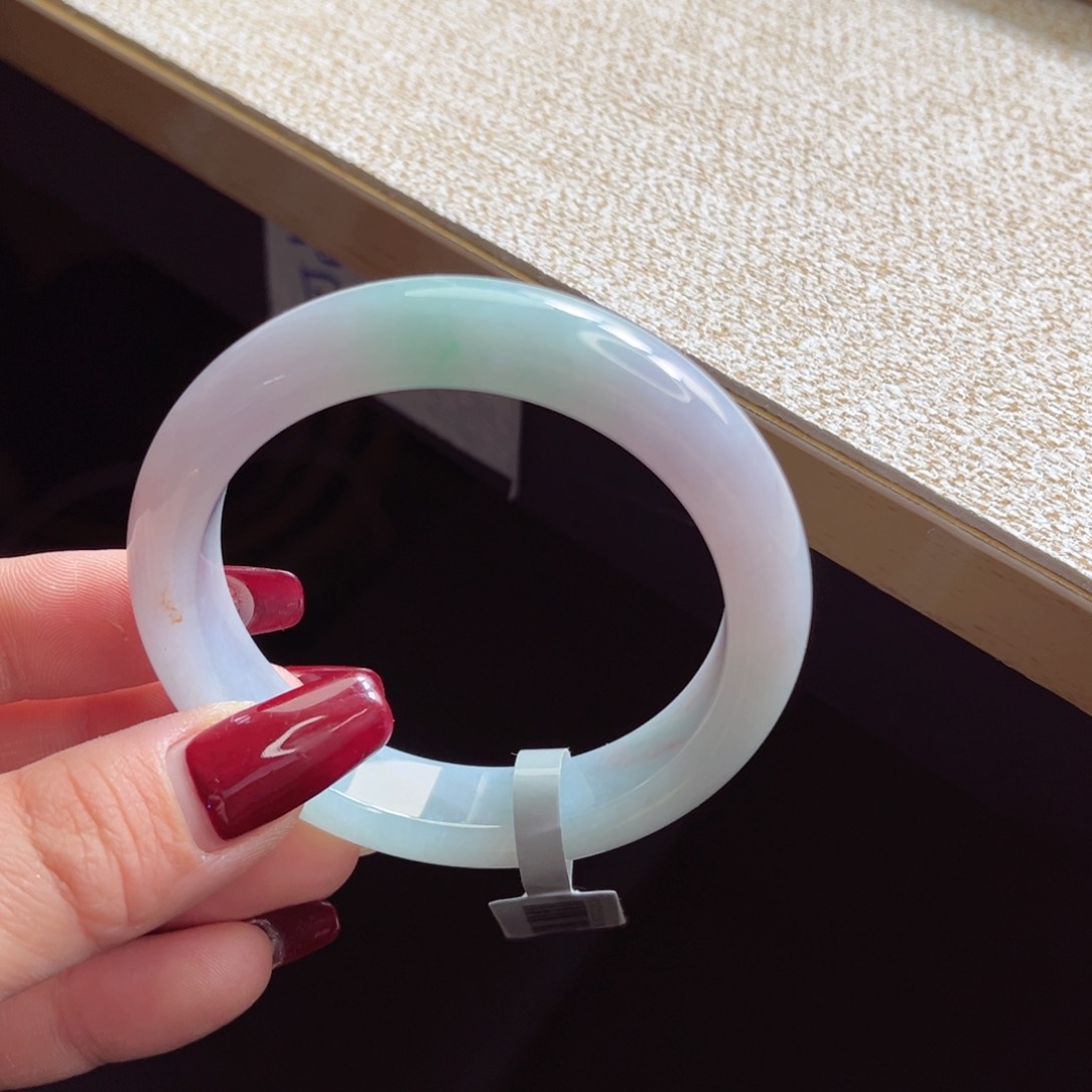 翡翠手镯未镶嵌手镯