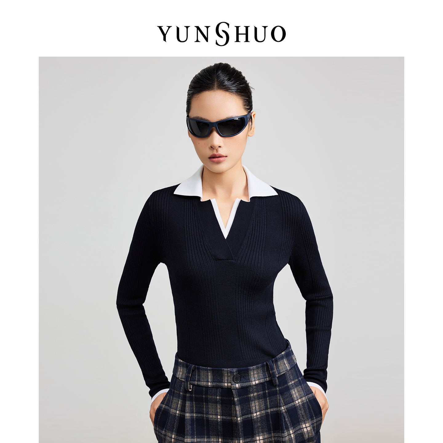 允硕新品时尚百搭拼色翻领修身女装气质长袖针织套头上衣739559