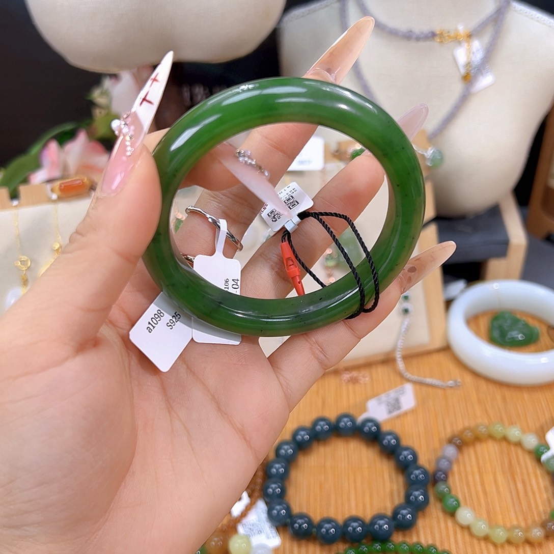 欣***启和田玉未镶嵌手链sj