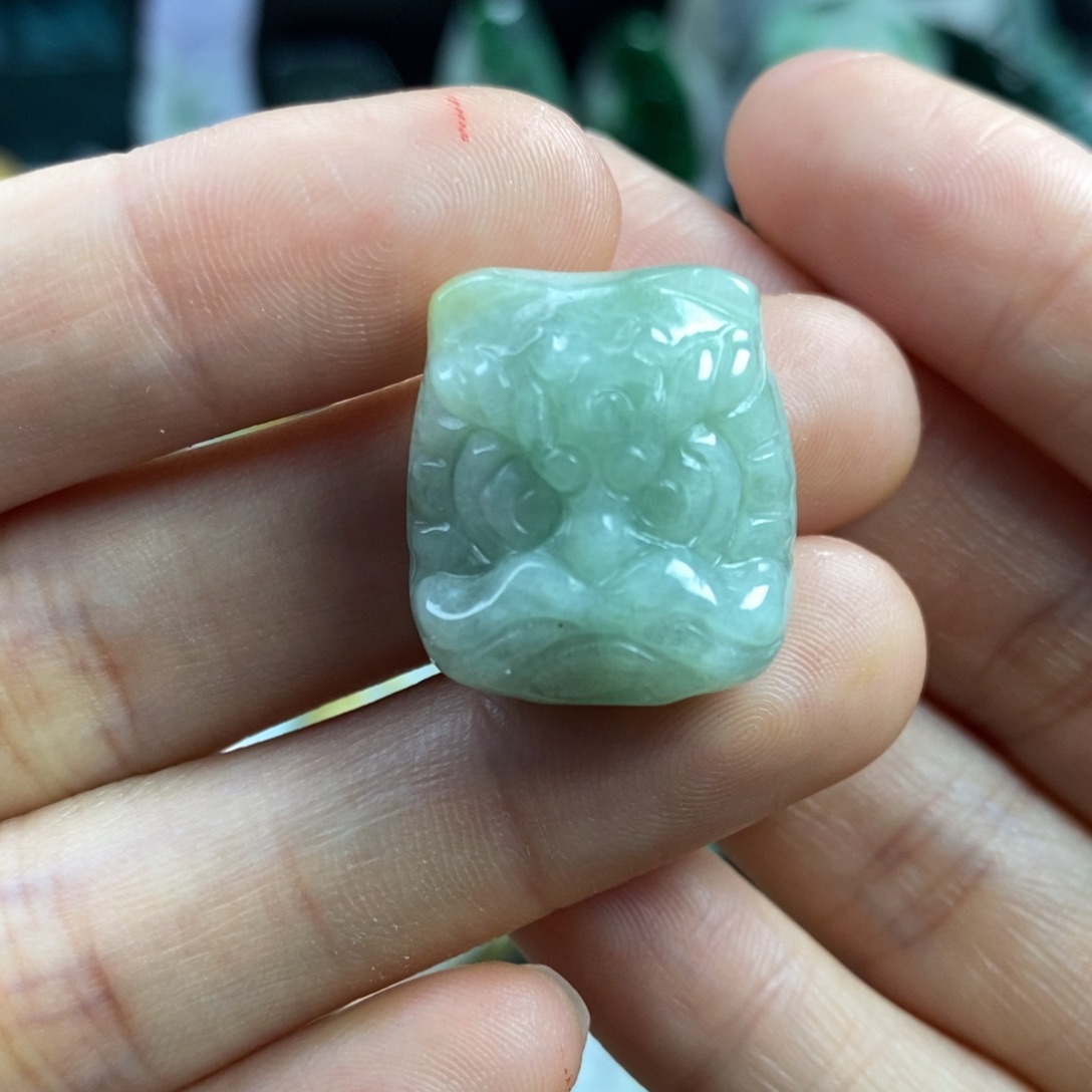 翡翠颈饰未镶嵌吊坠