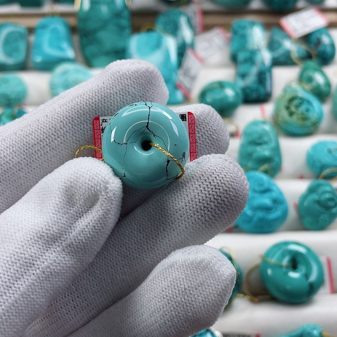 绿松石颈饰未镶嵌