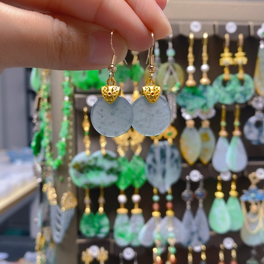 未镶嵌翡翠耳饰翡翠