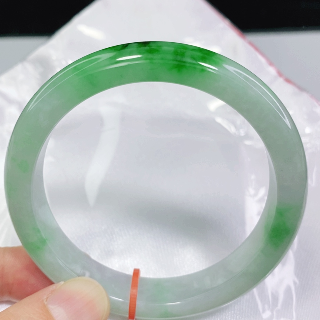 翡翠手镯未镶嵌57.6圈口正圈