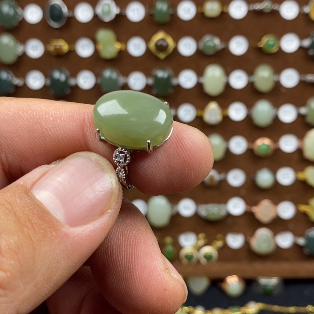 和田玉（青白玉）戒指合金