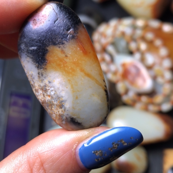 和田玉未镶嵌珠宝奇石