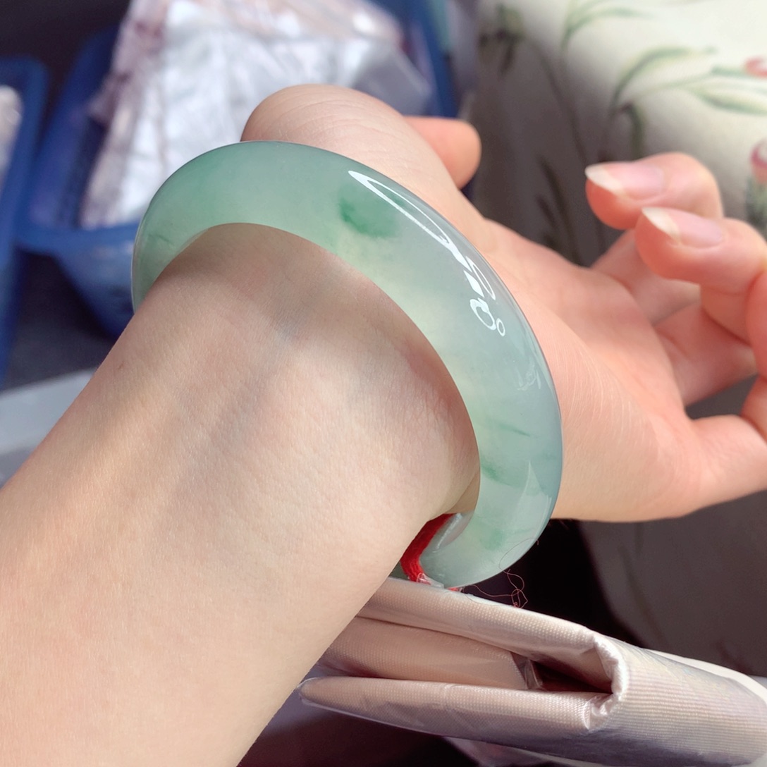 翡翠手镯未镶嵌 58 原地毕业