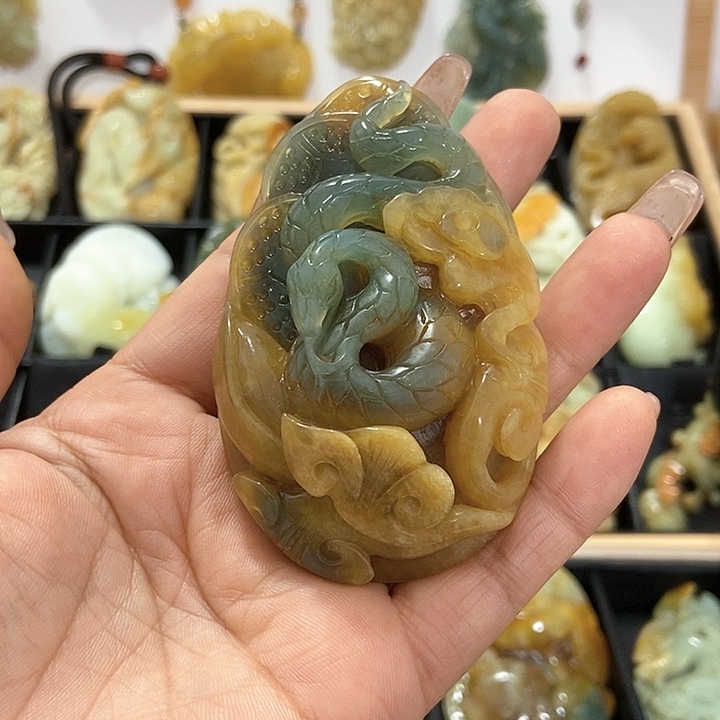 蛇纹石玉挂件未镶嵌安*姐