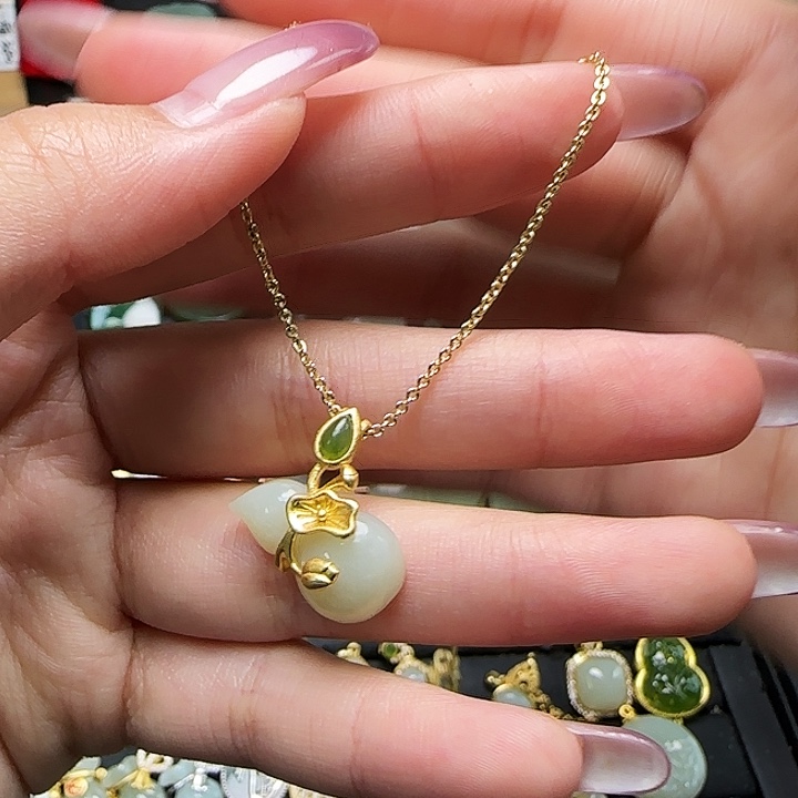 和田玉银S925镶嵌吊坠(赠链)